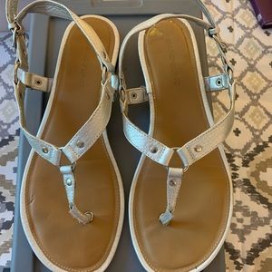 Women’s sandals